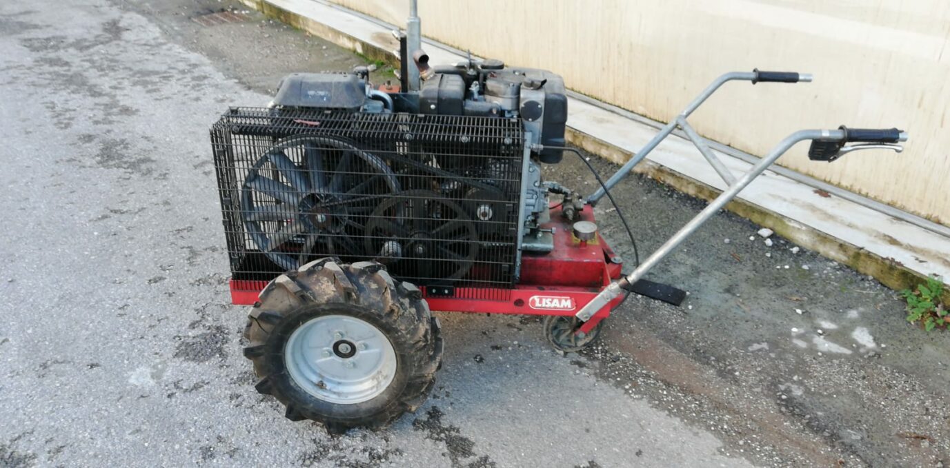MOTOCOMPRESSORE LT 950 DIESEL SEMOVENTE LISAM (KE8469) N°2 3 MOTOCOMPRESSORE LT 950 DIESEL SEMOVENTE LISAM (KE8469) N°2 - immagine 3