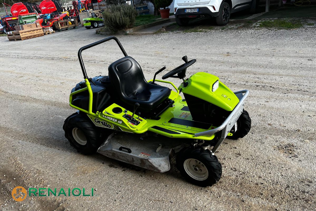 TRATTORINO TRINCIATOSAERBA CLIMBER 10 AWD 22 GRILLO (UDC6742) 7 TRATTORINO TRINCIATOSAERBA CLIMBER 10 AWD 22 GRILLO (UDC6742) - immagine 7